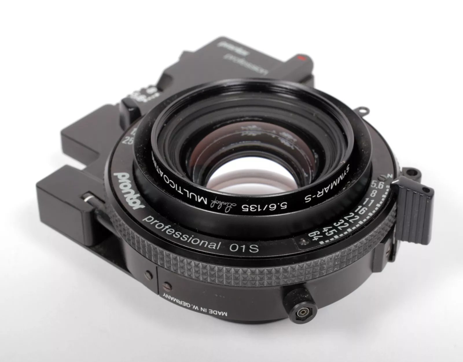 Schneider Symmar S MC 135mm F5.6 lens in Prontor Pro #S01 Schneider Symmar S MC 135mm F5.6 lens in Prontor Pro #S01